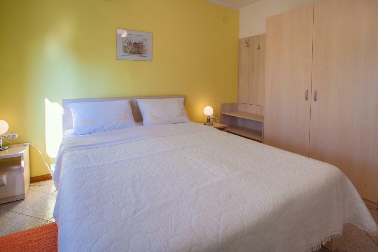 Rooms Ester Cres Exterior foto