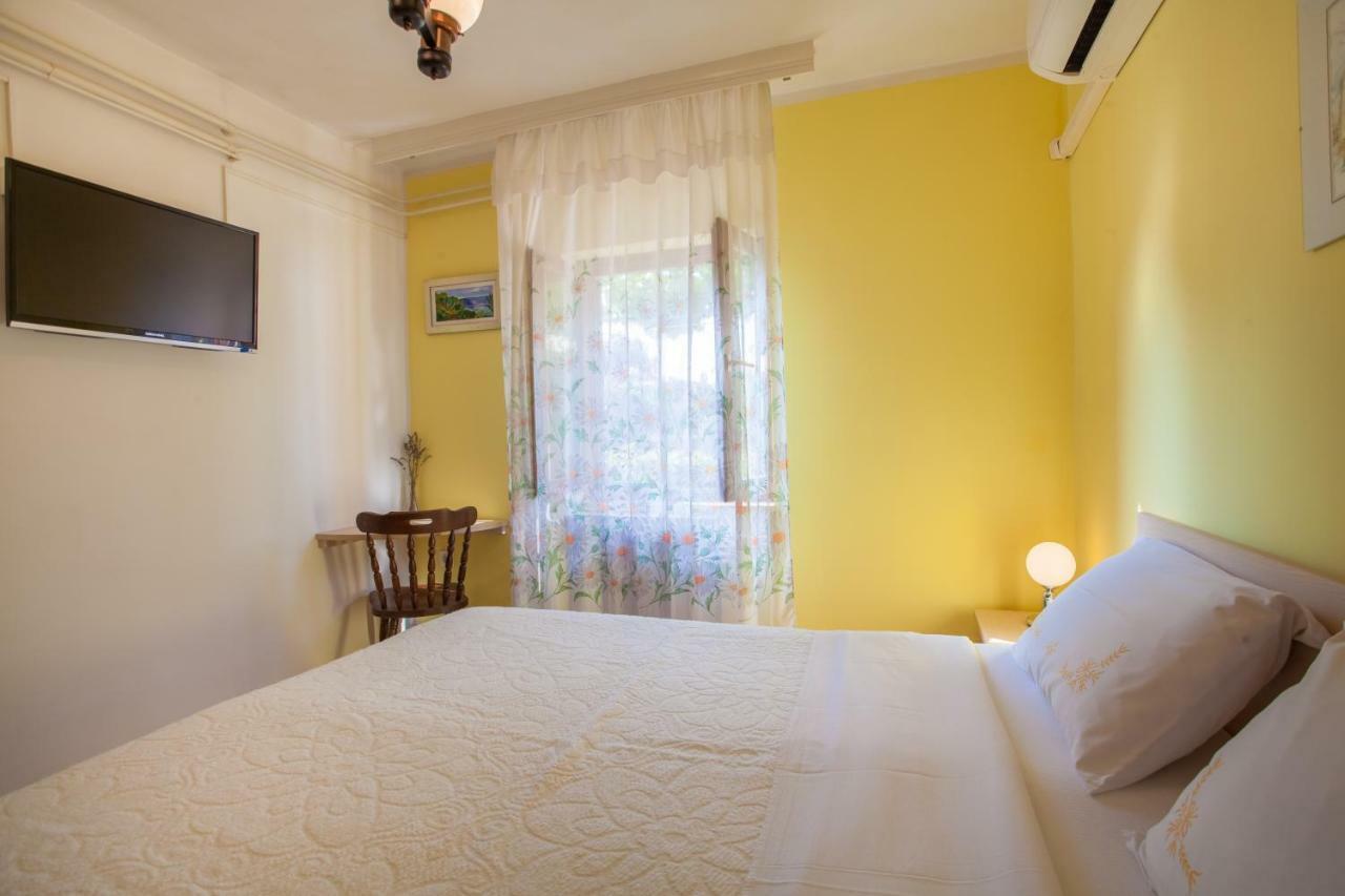 Rooms Ester Cres Exterior foto