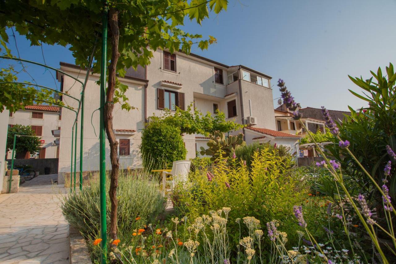 Rooms Ester Cres Exterior foto